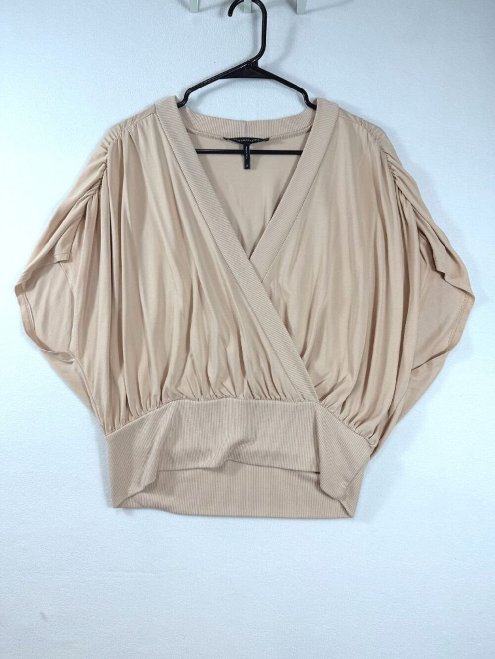 BCBGMAXAZRIA Women’s M Beige Surplice Dolman Sleeve Banded Hem Blouse - Picture 2 of 15